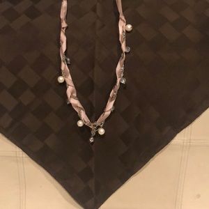 PRETTY NECKLACE WITH RIBBON AND CHAIN